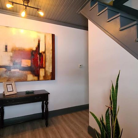 La Petite Auberge Sur Queen راودون المظهر الخارجي الصورة